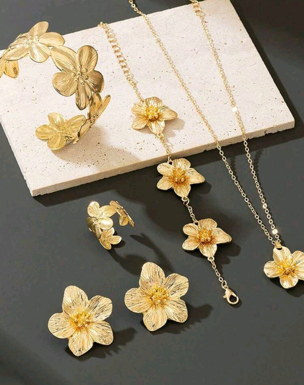 6 Piece Golden Set